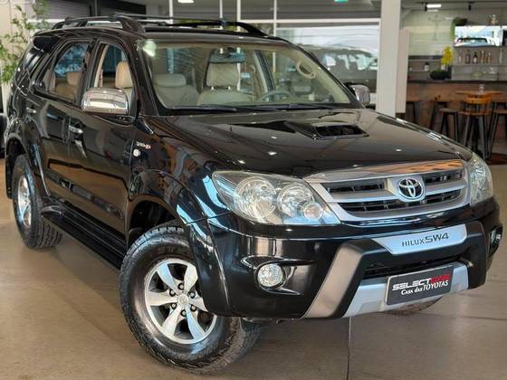 TOYOTA HILUX SW4 3.0 SRV 4X4 16V TURBO INTERCOOLER DIESEL 4P AUTOMÁTICO TOYOTA HILUX SW4 3.0 SRV 4X4 16V TURBO INTERCOOLER DIESEL 4P AUTOMÁTICO